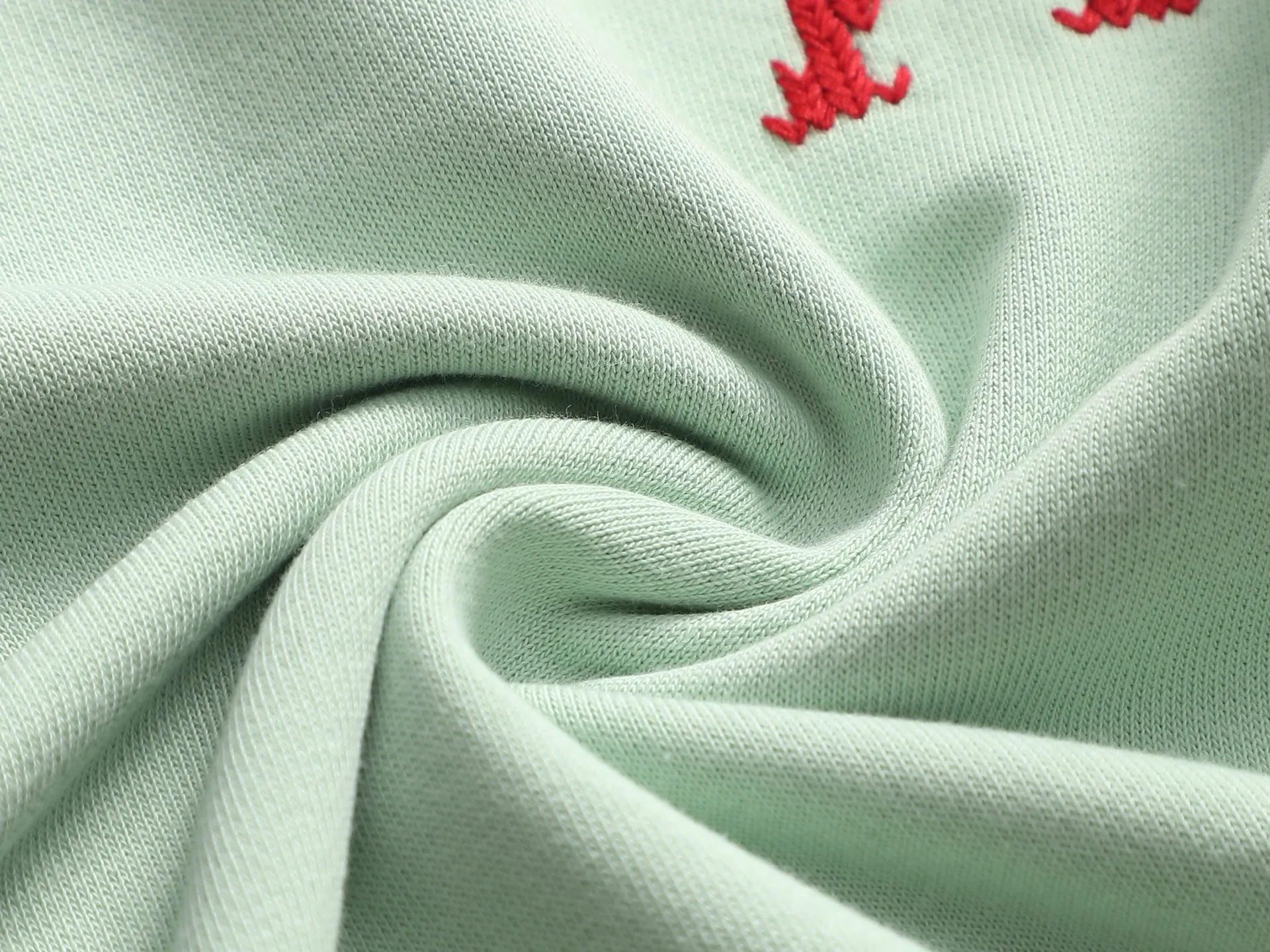 Ami Classic love embroidery craft Logo logo is exquisitely upgraded, inspired by the original Retro fabric of the 1980s. Official Same Style crew neck sweatshirt. Customized 420g vat-dyed fabric. Very comfortable to touch. Synchronized with spring and summer brick cabinets. Fashionable and personalized. Super Versatile and good-looking. Very suitable for both men and women. A must-have for everyone. Hang tag. Collar label. Washed wheat. Complete with three labels. Color: White Black Blue. Size: S M L XL.